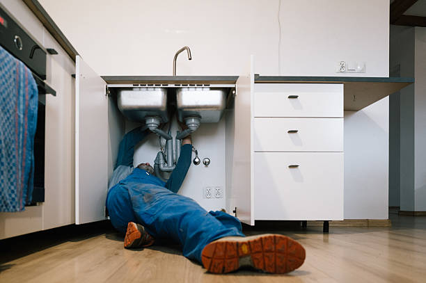Professional Leak Detection technician working in Green Cove Springs, FL